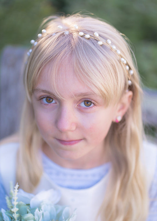 Simple pearl hair wreath